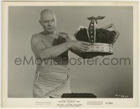 2a128 AMAZING COLOSSAL MAN 8x10.25 still 1957 great close up of giant Glenn Langan holding crown!