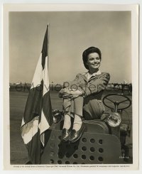 2a620 LOIS COLLIER 8.25x10 still 1943 in WAC uniform riding on top of jeep iwth big smile!