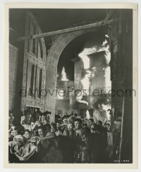 2a767 QUO VADIS deluxe 8x10 still 1951 Robert Taylor & Deborah Kerr flee Rome after Nero burns it!