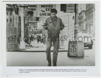 2a883 TAXI DRIVER 8x10.25 still 1976 classic image of Robert De Niro in New York, Martin Scorsese!
