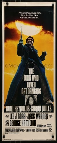 2j282 MAN WHO LOVED CAT DANCING insert 1973 great full-length image of Burt Reynolds with gun!