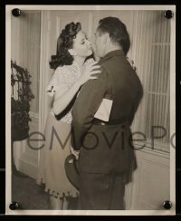 2m983 REVEILLE WITH BEVERLY 2 candid 8x10 stills 1943 sexy Ann Miller kissing soldier Dick Purcell!