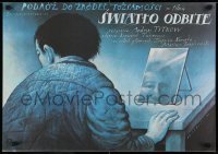 3f802 SWIATLO ODBITE Polish 19x27 1989 cool Wieslaw Walkuski artwork of man with mirror on desk!