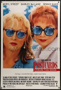 4c808 POSTCARDS FROM THE EDGE 1sh 1990 great image of Shirley MacLaine & Meryl Streep w/sunglasses!