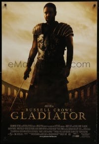 4g333 GLADIATOR DS 1sh 2000 Ridley Scott, cool image of Russell Crowe in the Coliseum!