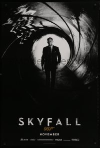 4g811 SKYFALL teaser DS 1sh 2012 November style, Daniel Craig as James Bond standing in gun barrel!