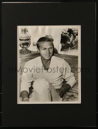 4j062 STEVE McQUEEN 8x10 photo in 12x16 matted display 1960s great candid close up smiling at home!
