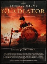 4j782 GLADIATOR French 1p 2000 close up of kneeling Russell Crowe, directed by Ridley Scott!