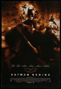 4r622 BATMAN BEGINS advance DS 1sh 2005 June 15, great image of Christian Bale carrying Katie Holmes