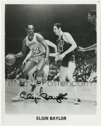 4t688 ELGIN BAYLOR signed 8x10 publicity still 1970s the Los Angeles Lakers basketball star!
