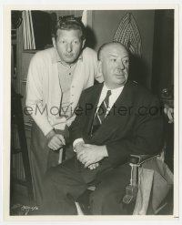 4x159 ALFRED HITCHCOCK/DANNY KAYE 8x10 still 1954 Danny's visiting on the set of Rear Window!
