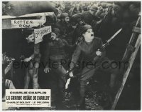 5c527 CHAPLIN REVUE French LC R1973 wacky image of Charlie in trench with soldiers, Shoulder Arms!