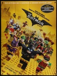 5j816 LEGO BATMAN MOVIE advance French 1p 2017 great montage of the entire cast running!