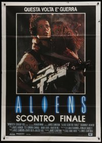5j341 ALIENS Italian 1p 1986 James Cameron, Sigourney Weaver as Ripley holding Carrie Henn!