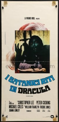 5p955 SATANIC RITES OF DRACULA Italian locandina 1974 different Ferrini art of vampire Christopher Lee & girl!