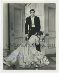 6s845 LAURENCE OLIVIER signed 8x10 REPRO still 1980s w/Geraldine Fitzgerald from Wuthering Heights!