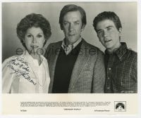 6s436 MARY TYLER MOORE signed 8.25x9.75 still 1980 w/Donald Sutherland & Hutton in Ordinary People!