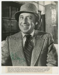 6s479 PAUL MAZURSKY signed 8x10 still 1979 in an acting role in A Man, a Woman and a Bank!