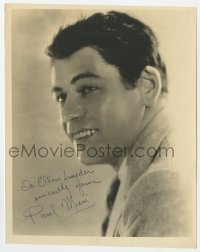 6s481 PAUL MUNI signed deluxe 7.5x9.5 still 1939 head & shoulders smiling portrait in suit & tie!