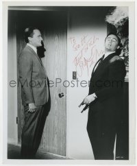 6s523 ROBERT VAUGHN signed 8x10 still 1980s with his identical twin in The Man from UNCLE!