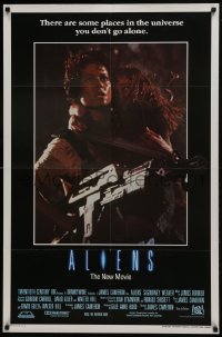 7b026 ALIENS int'l 1sh 1986 James Cameron sci-fi sequel, Weaver as Ripley carrying Carrie Henn!