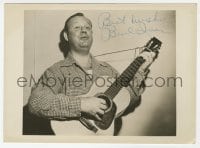 7s377 BURL IVES signed 5.25x7 photo 1940s the folk singer with his guitar very early in his career!