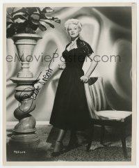 7s392 CLAIRE TREVOR signed 8x10 still 1953 full-length portrait when she made Stop You're Killing Me!