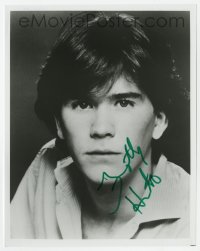 7s990 TIMOTHY HUTTON signed 8x10 publicity still 1980s youthful intense head & shoulders close up!