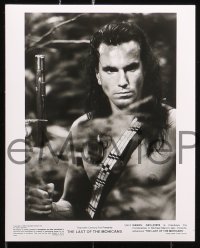 7w836 LAST OF THE MOHICANS presskit w/ 9 stills 1992 Native American Indian Daniel Day Lewis!