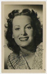 8y387 MAUREEN O'HARA signed 4x6 fan photo 1940s smiling portrait of the beautiful leading lady!