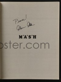 8y077 ALAN ALDA signed softcover book 1980 MASH: Exclusive, Inside Story of TV's Most Popular Show!