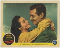 9b863 THEY MET IN BOMBAY LC 1941 Clark Gable & Rosalind Russell stole each other's hearts!