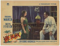 9b940 VICTORY LC 1940 great close up of Fredric March smiling at sexy Betty Field!
