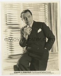 9h377 EDWARD G. ROBINSON 8x10 key book still 1930s leaning on window sill while smoking pipe!