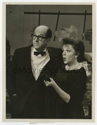 9h551 JUDY GARLAND SHOW TV 7x9 still 1963 she's doing a comedy song routine with Phil Silvers!