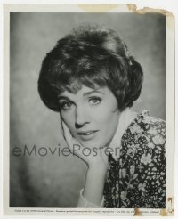 9h553 JULIE ANDREWS 8x10 still 1966 portrait with head on hand when she made Torn Curtain!