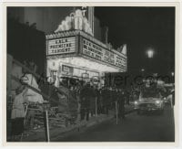 9h555 JULIUS CAESAR candid deluxe 8.25x10 still 1953 crowds lined up for West Coast premiere!