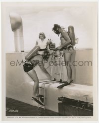 9h794 REVENGE OF THE CREATURE 8.25x10 still 1955 Lori Nelson watches divers prepare to submerge!