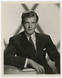 9h811 ROGER MOORE 8x10 still 1954 great super young portrait from Interrupted Melody!