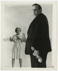 9h882 STRANGLER 8.25x10 still 1964 best image of killer Victor Buono w/doll & scared Diane Sayer