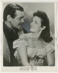 9h566 KING & FOUR QUEENS 8x10.25 still 1957 showing Clark Gable & Jane Russell from The Tall Men!