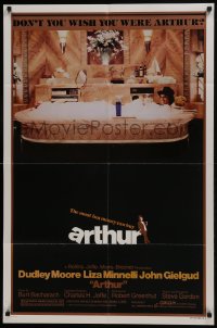 9p084 ARTHUR style B 1sh 1981 image of drunken Dudley Moore in huge bath tub w/martini!