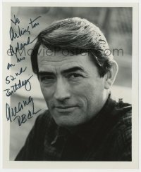 9r865 GREGORY PECK signed 8.25x10 REPRO still 1980s head & shoiulders portrait of the leading man!