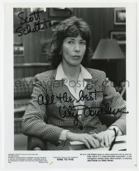 9r444 LILY TOMLIN signed 8x10 still 1980 great c/u as the fed up office supervisor in Nine to Five!