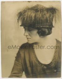9r497 PAULINE FREDERICK signed deluxe 7.5x9.75 still 1920s close portrait in cool feathered hat!