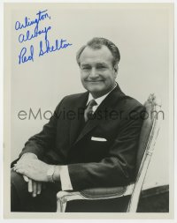 9r954 RED SKELTON signed 8x10 REPRO still 1970s great seated portrait of the legendary comedian!