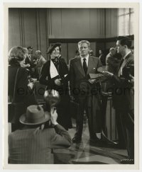 1a057 ADAM'S RIB 8.25x10 still 1949 Spencer Tracy & Katharine Hepburn on opposite sides of trial!