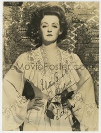 1h044 BETTE DAVIS signed deluxe 9.75x13 still 1941 portrait with hand on hip from The Little Foxes!