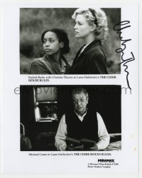 1h306 CHARLIZE THERON signed 8x10 still 1999 with Michael Caine & Erykah Badu in Cider House Rules!