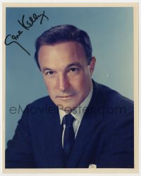 1h769 GENE KELLY signed color 8x10 REPRO still 1980s head & shoulders portrait wearing suit & tie!